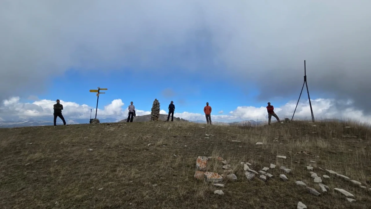 Niyaldağ zirvəsi 2053m, İsmayıllı — tur fotosu 4